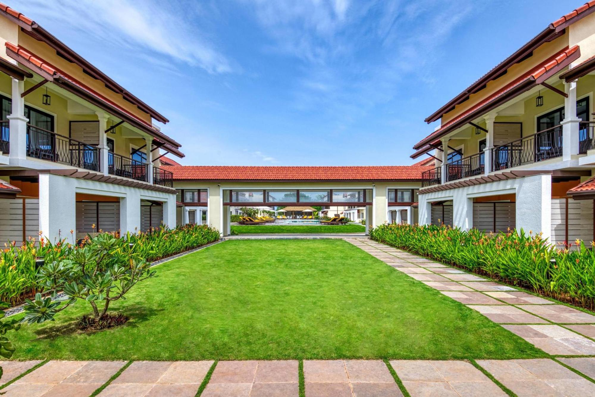 Готель Fairfield By Marriott Goa Бенаулім Екстер'єр фото
