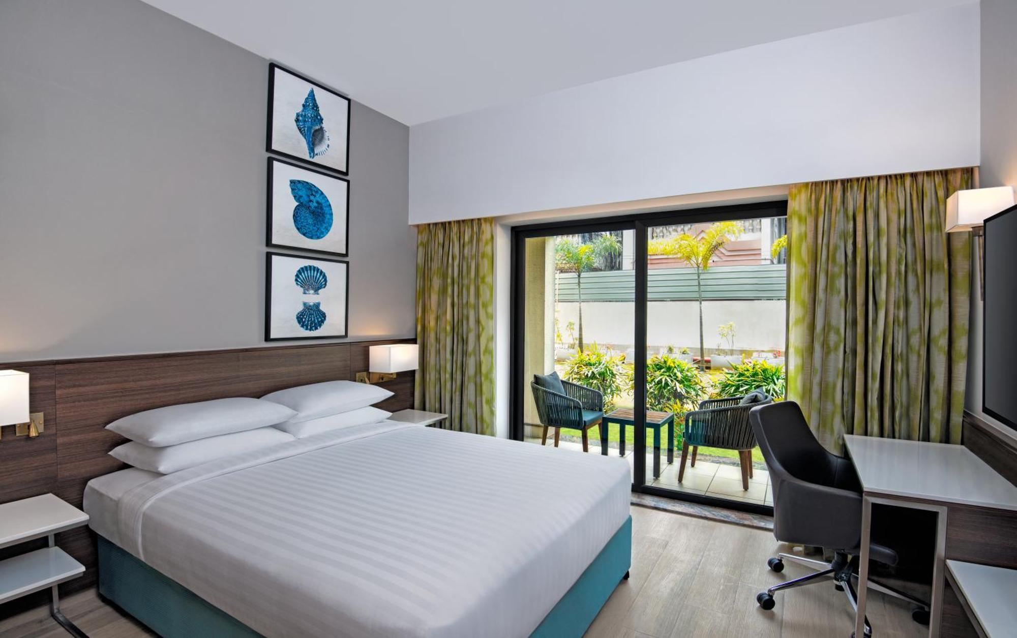 Готель Fairfield By Marriott Goa Бенаулім Екстер'єр фото